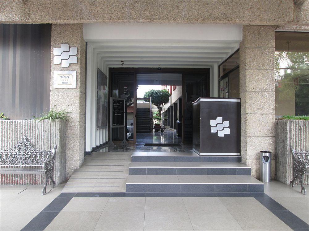 Hotel Las Pergolas Guadalajara Kültér fotó