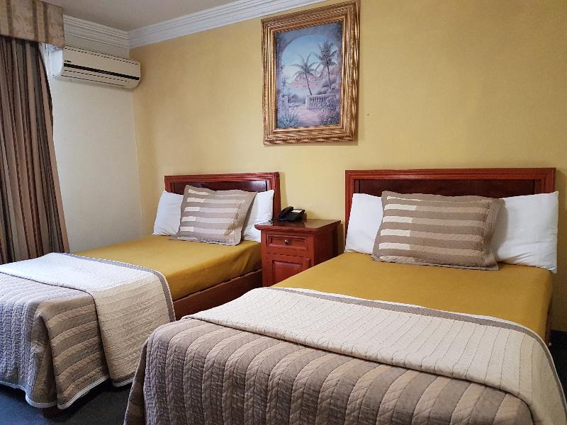 Hotel Las Pergolas Guadalajara Kültér fotó